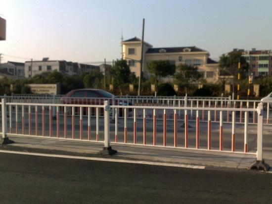 公路护栏2.jpg
